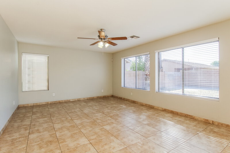 2,350/Mo, 12679 W Flower St Avondale, AZ 85392 Living Room View 2