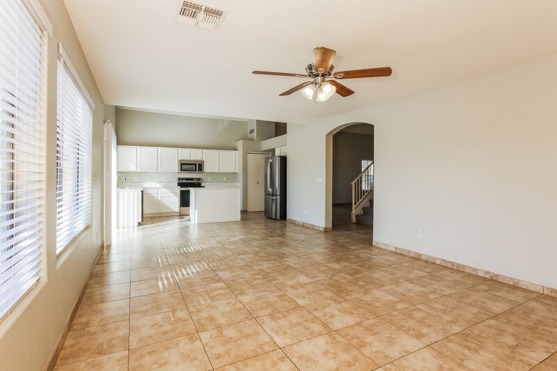 2,350/Mo, 12679 W Flower St Avondale, AZ 85392 Living Room View 3
