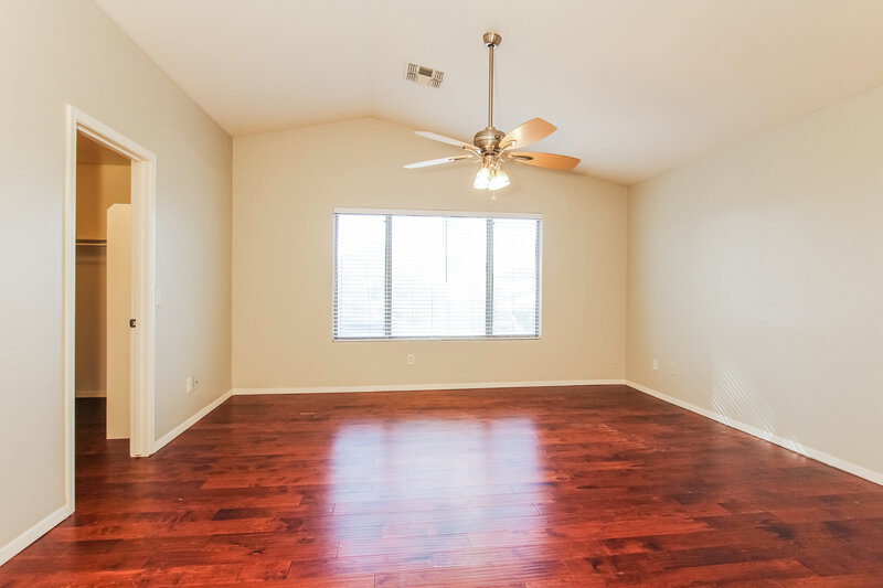 2,350/Mo, 12679 W Flower St Avondale, AZ 85392 Main Bedroom View