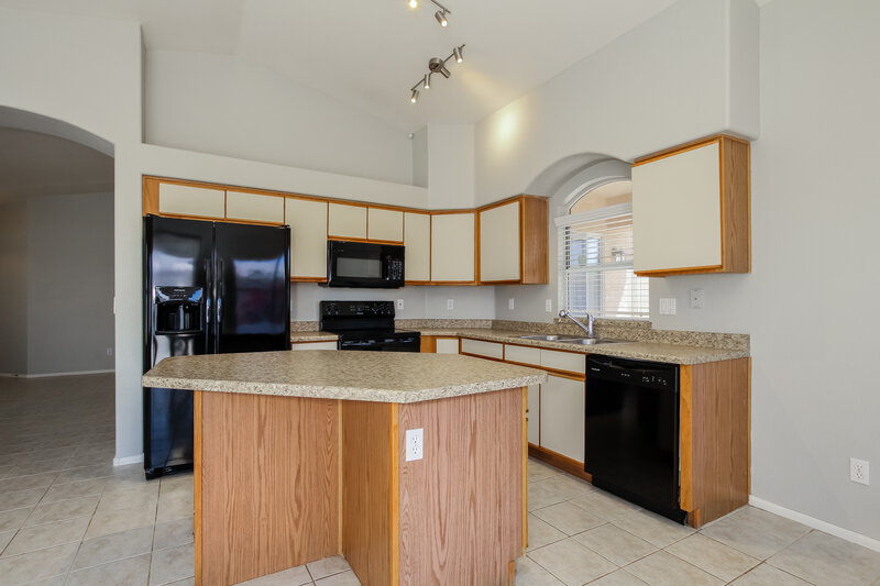 1,685/Mo, 15663 W Ripple Rd Goodyear, AZ 85338 Kitchen View