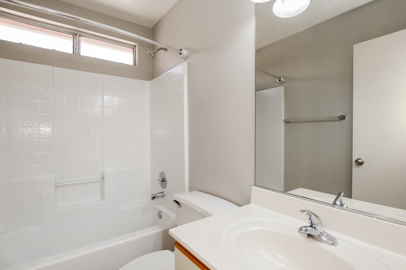 1,685/Mo, 15663 W Ripple Rd Goodyear, AZ 85338 Bathroom View