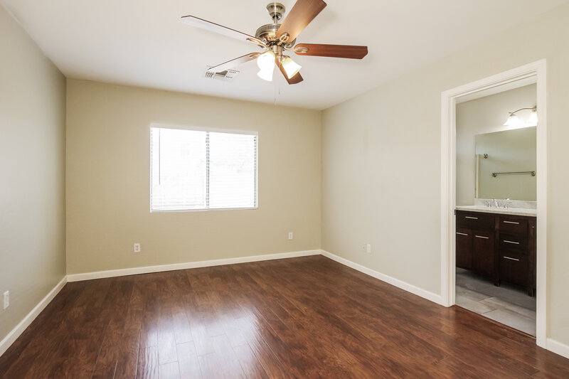 1,980/Mo, 12417 W Larkspur Rd El Mirage, AZ 85335 Main Bedroom View