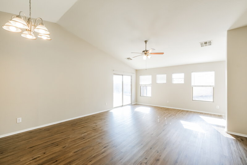 1,925/Mo, 11457 W Rio Vista Ln Avondale, AZ 85323 Dining Room View