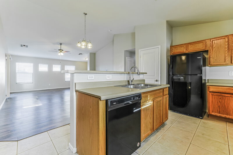 2,620/Mo, 11457 W Rio Vista Ln Avondale, AZ 85323 Kitchen View 2