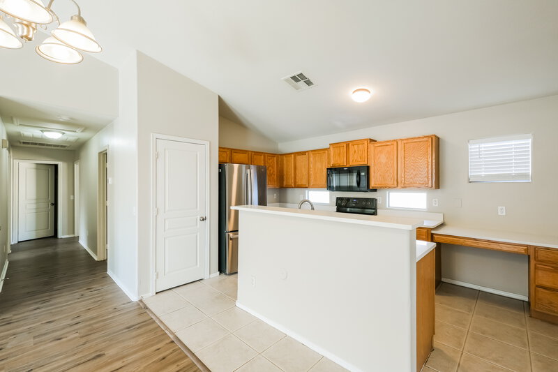 1,925/Mo, 11457 W Rio Vista Ln Avondale, AZ 85323 Kitchen View