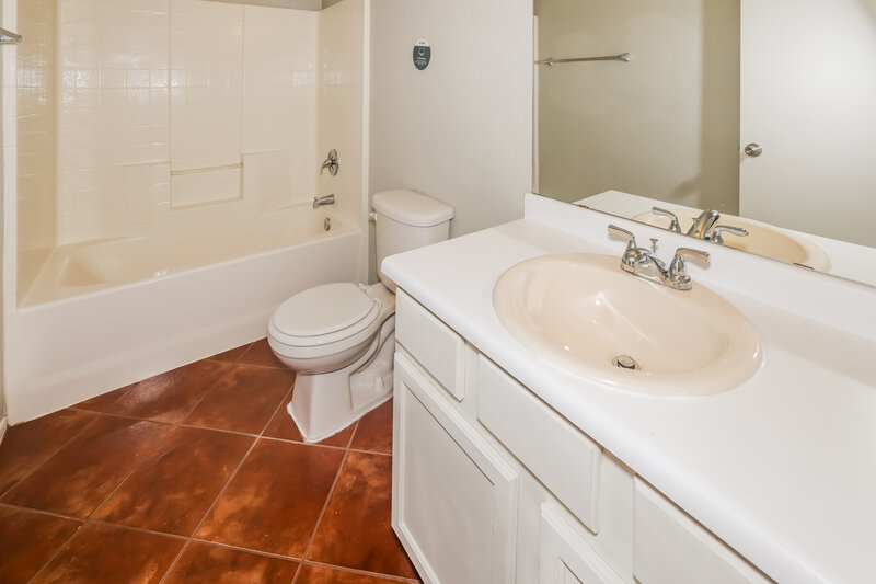 1,865/Mo, 8333 W Watkins St Tolleson, AZ 85353 Bathroom View