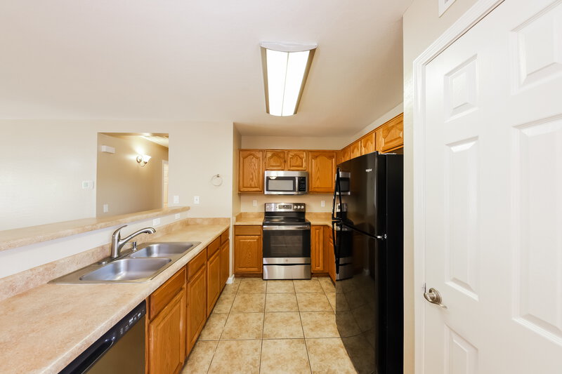 1,840/Mo, 13016 W Saint Moritz Ln El Mirage, AZ 85335 Kitchen View 2