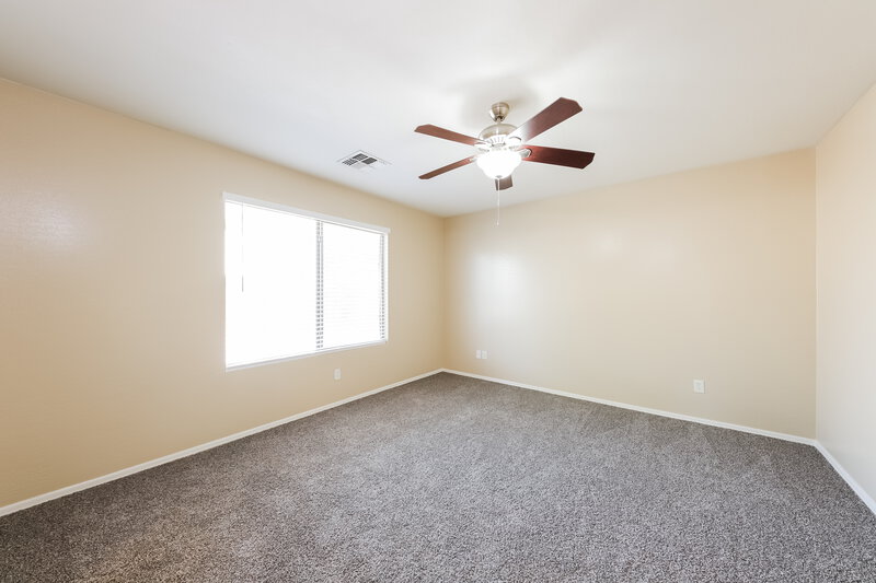 1,840/Mo, 13016 W Saint Moritz Ln El Mirage, AZ 85335 Main Bedroom View