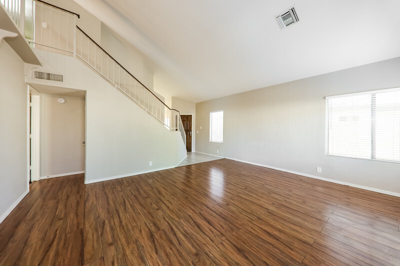 1,975/Mo, 11020 N 59th Dr Glendale, AZ 85304 Living Room View 2