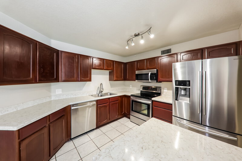 1,975/Mo, 11020 N 59th Dr Glendale, AZ 85304 Kitchen View 2
