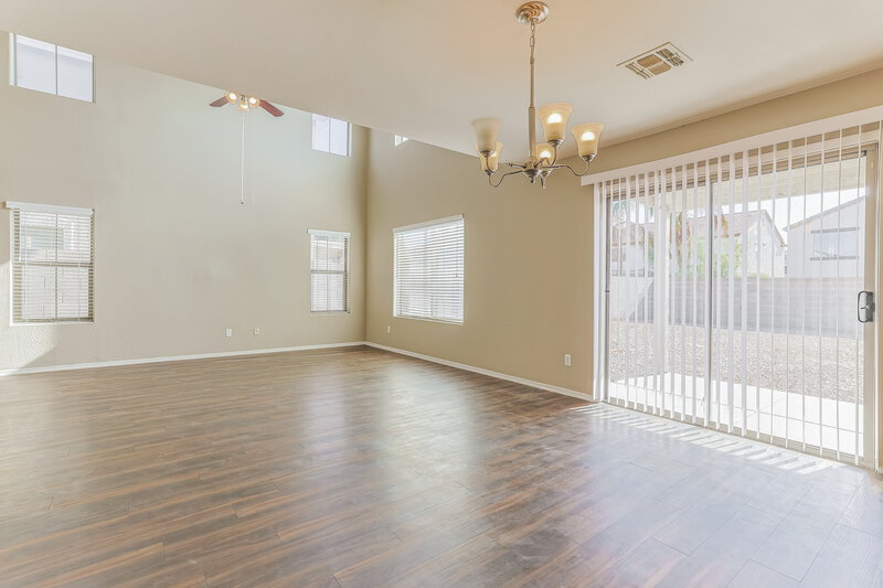 1,965/Mo, 451 E Christopher St San Tan Valley, AZ 85140 Dining Room View