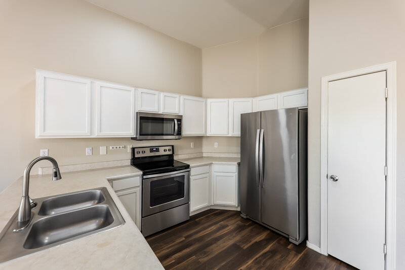 1,955/Mo, 8606 W Las Palmaritas Dr Peoria, AZ 85345 Kitchen View