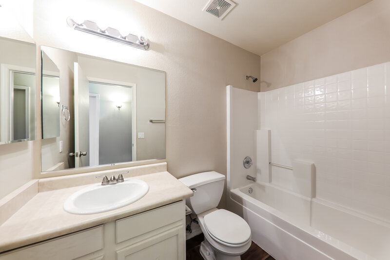 1,955/Mo, 8606 W Las Palmaritas Dr Peoria, AZ 85345 Bathroom View