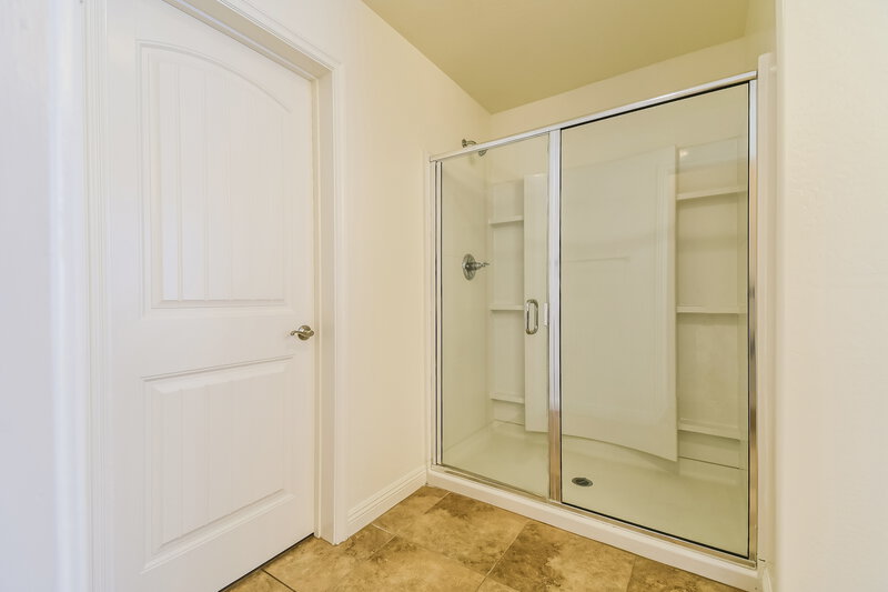 2,200/Mo, 1945 N Arroya Road Mesa, AZ 85205 Main Bathroom View 2