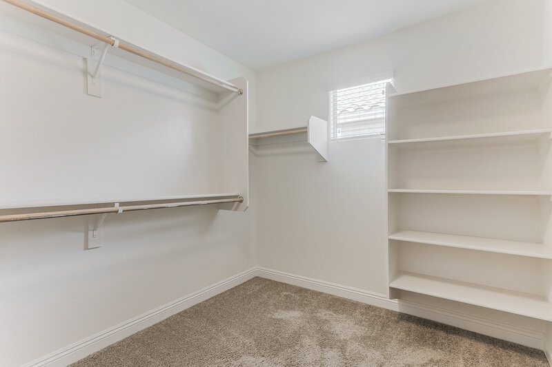 2,300/Mo, 1946 N 55th Place Mesa, AZ 85205 Walk In Closet View