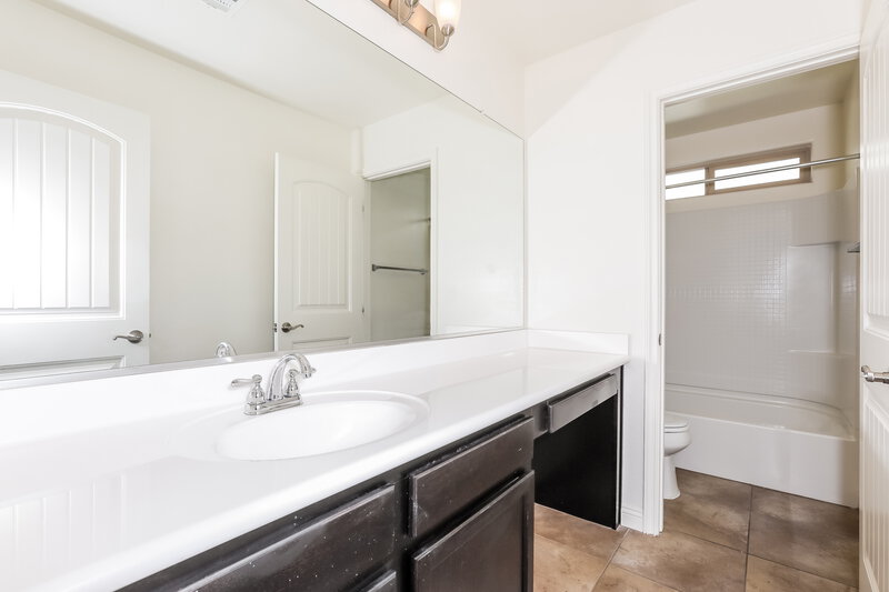 2,355/Mo, 1948 N Arroya Road Mesa, AZ 85205 Bathroom View