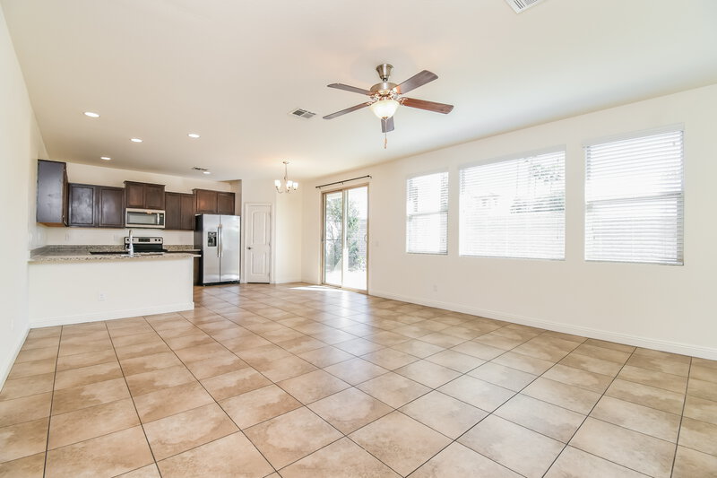 2,340/Mo, 1951 N 55th Place Mesa, AZ 85205 Living Room View