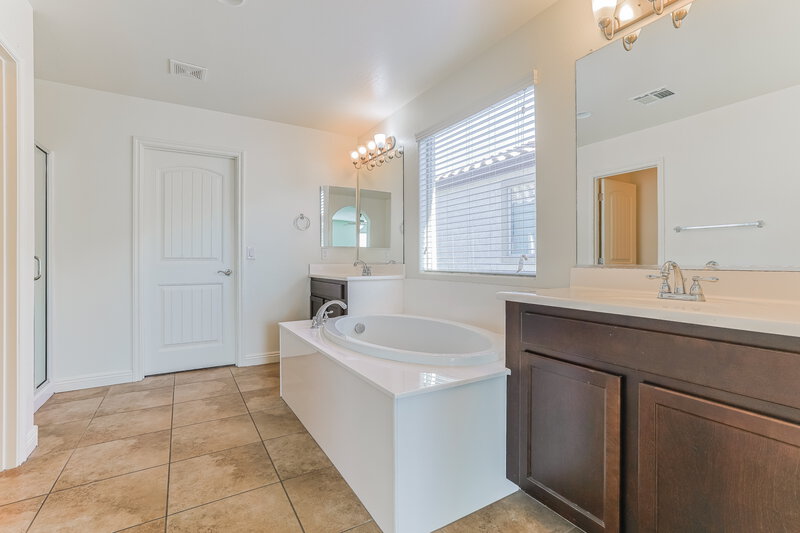 0/Mo, 5534 E Jaeger Street Mesa, AZ 85205 Main Bathroom View