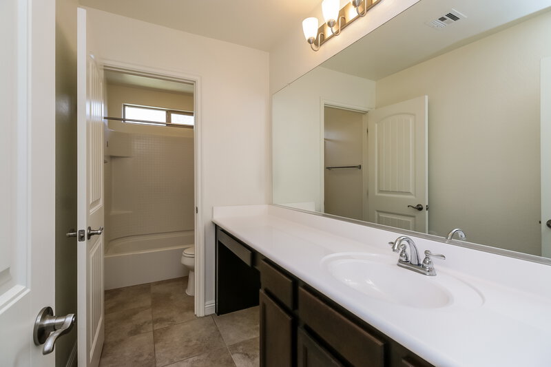 2,780/Mo, 5538 E Jaeger Street Mesa, AZ 85205 Main Bathroom View 2