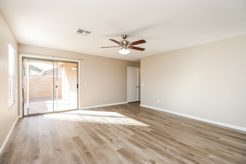 2,095/Mo, 1538 S Danielson Way Chandler, AZ 85286 Living Room View 2
