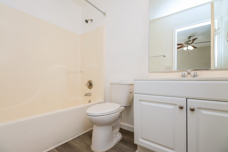 2,095/Mo, 1538 S Danielson Way Chandler, AZ 85286 Main Bathroom View