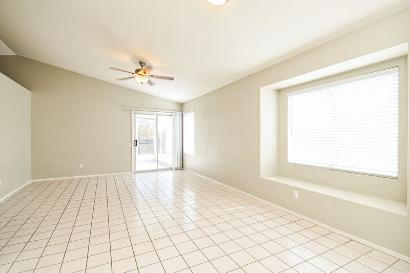2,135/Mo, 6603 E Northridge St Mesa, AZ 85215 Living Room View