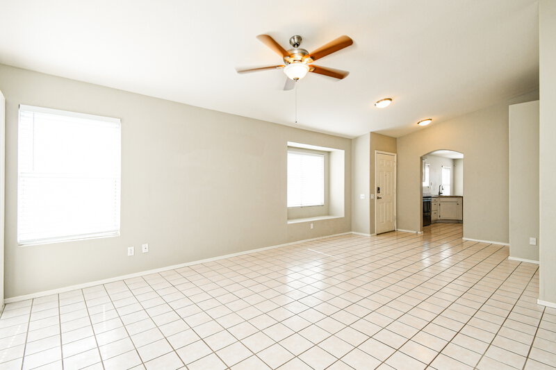 2,135/Mo, 6603 E Northridge St Mesa, AZ 85215 Living Room View 3