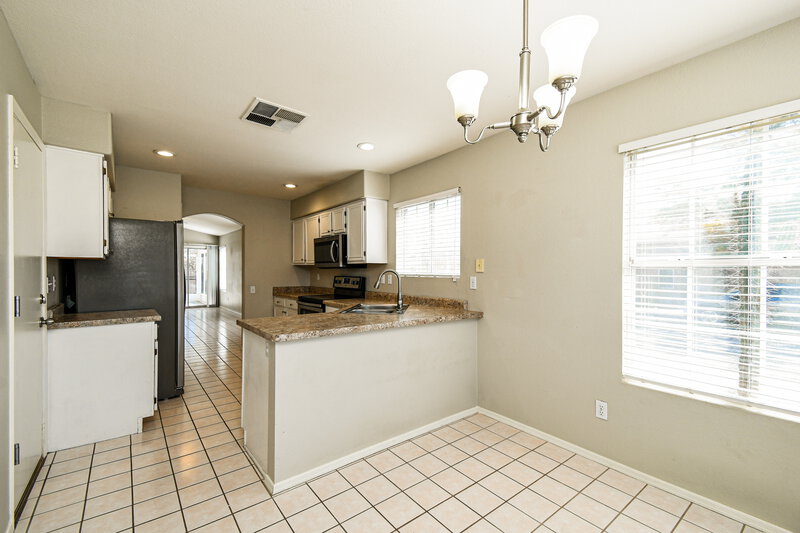 2,135/Mo, 6603 E Northridge St Mesa, AZ 85215 Dining Room View