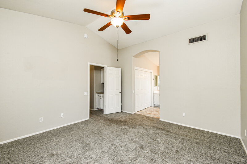 2,135/Mo, 6603 E Northridge St Mesa, AZ 85215 Main Bedroom View 2