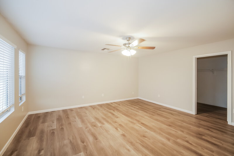 2,285/Mo, 4137 W Maldonado Rd Phoenix, AZ 85041 Main Bedroom View