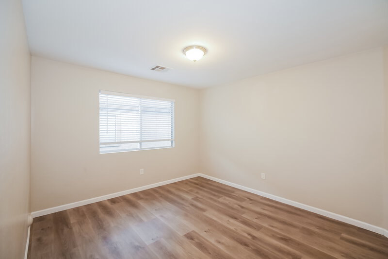 2,285/Mo, 4137 W Maldonado Rd Phoenix, AZ 85041 Bedroom View 2