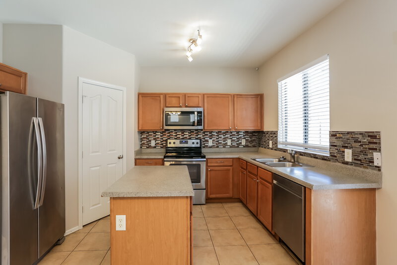 2,025/Mo, 4013 W Park St Phoenix, AZ 85041 Misc View 5