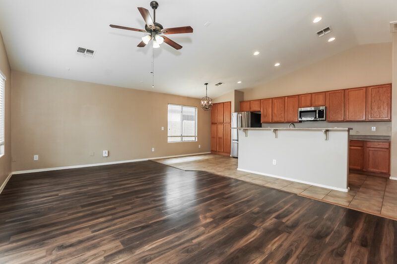 1,755/Mo, 3658 E Alamo St San Tan Valley, AZ 85140 Living Room View