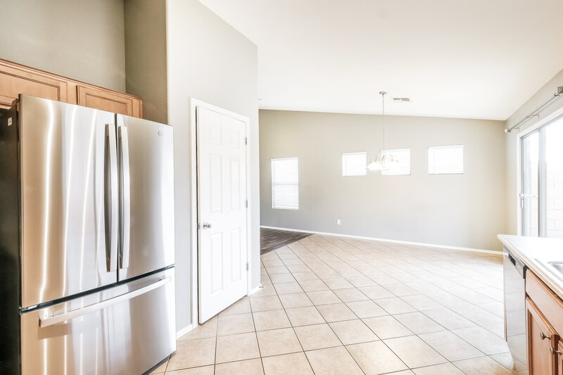 2,095/Mo, 9548 W Miami St Tolleson, AZ 85353 Kitchen View 2