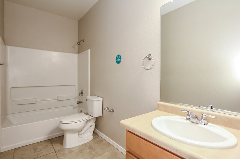 2,185/Mo, 17221 W Hammond St Goodyear, AZ 85338 Bathroom View