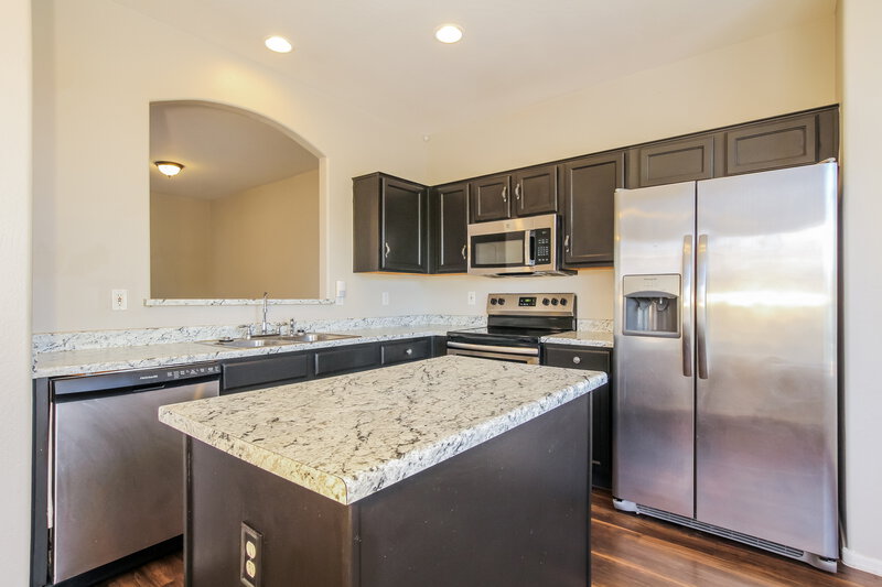 1,915/Mo, 12917 W Aster Dr El Mirage, AZ 85335 Kitchen View