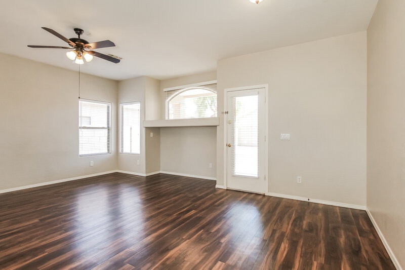 1,705/Mo, 12917 W Aster Dr El Mirage, AZ 85335 Living Room View 4