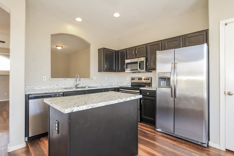 1,705/Mo, 12917 W Aster Dr El Mirage, AZ 85335 Kitchen View