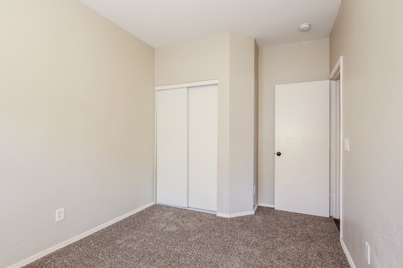 1,915/Mo, 12917 W Aster Dr El Mirage, AZ 85335 Bedroom View 3