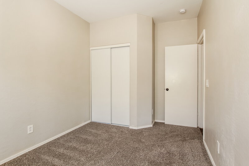 1,705/Mo, 12917 W Aster Dr El Mirage, AZ 85335 Bedroom View 3