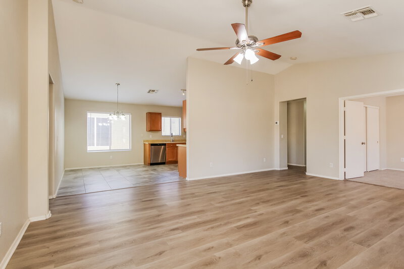 0/Mo, 11338 W Crestbrook Dr Surprise, AZ 85378 Living Room View