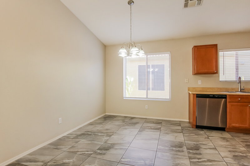 0/Mo, 11338 W Crestbrook Dr Surprise, AZ 85378 Dining Room View
