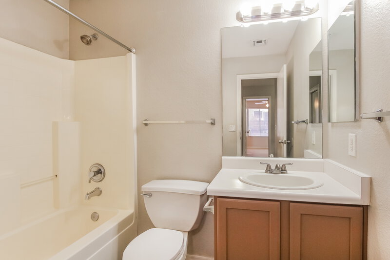 0/Mo, 11338 W Crestbrook Dr Surprise, AZ 85378 Bathroom View