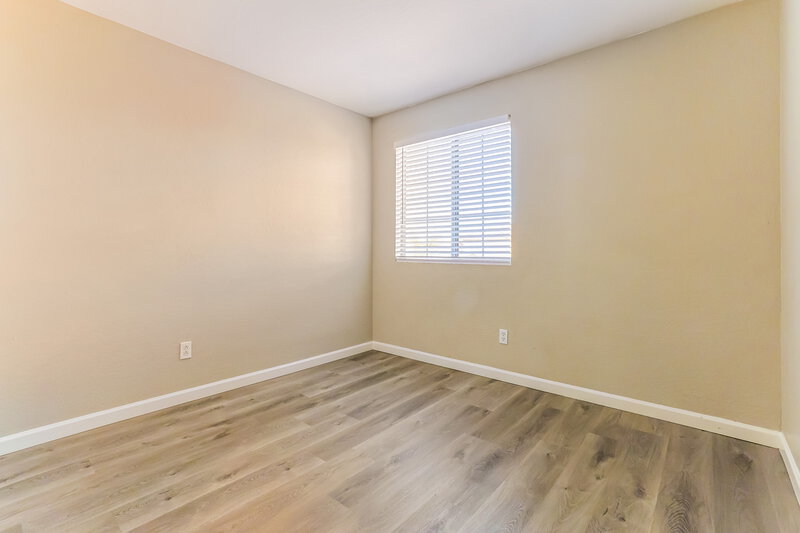 1,925/Mo, 12031 W Dahlia Dr El Mirage, AZ 85335 Bedroom View 3