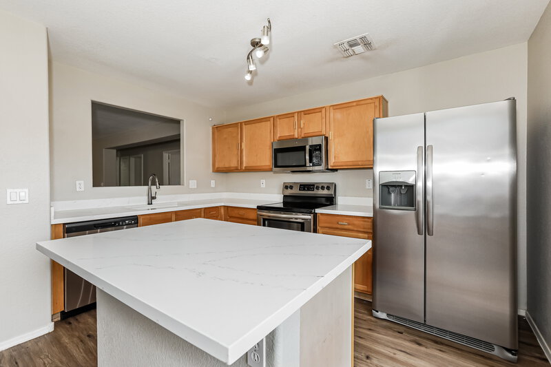 2,155/Mo, 8442 E Navarro Cir Mesa, AZ 85209 Kitchen View