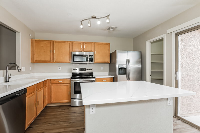 2,155/Mo, 8442 E Navarro Cir Mesa, AZ 85209 Kitchen View 2