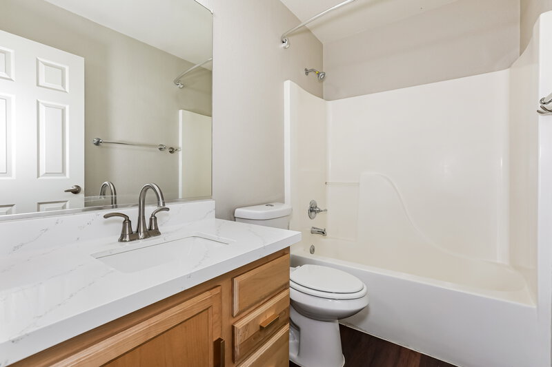 2,155/Mo, 8442 E Navarro Cir Mesa, AZ 85209 Main Bathroom View