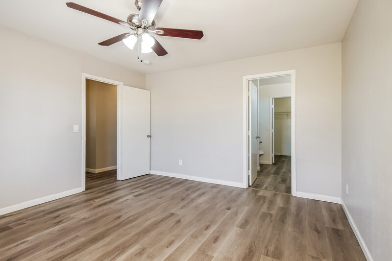 2,335/Mo, 8465 W Riley Rd Tolleson, AZ 85353 Main Bedroom View 2