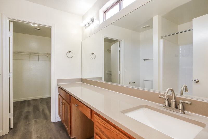 2,335/Mo, 8465 W Riley Rd Tolleson, AZ 85353 Main Bathroom View