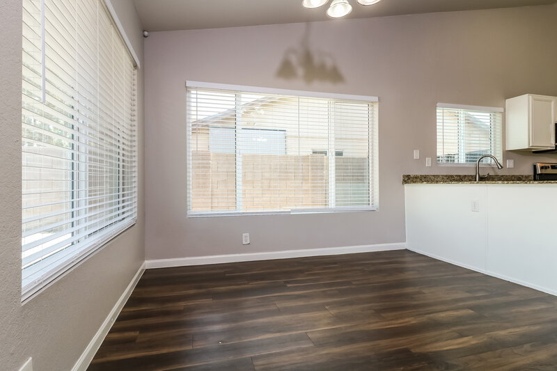 1,835/Mo, 10258 W Pasadena Ave Glendale, AZ 85307 Dining Room View